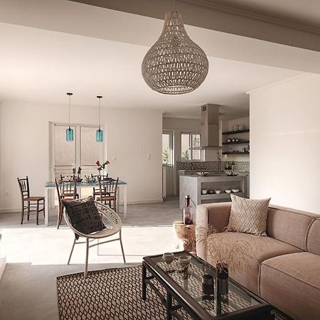 Spacious And Stylish Apartment With A Great View! Athena Bagian luar foto